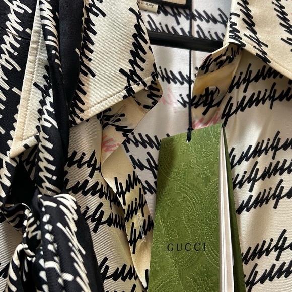 Gucci Black and Cream Patterned Blouse - Picture 2 of 8